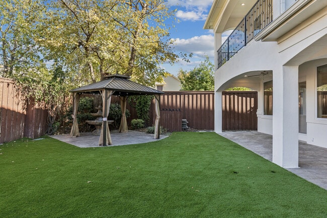 Building Photo - 6931 Belmont Ave