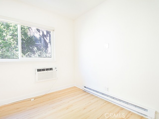 Building Photo - 2027 Vista Del Mar Ave