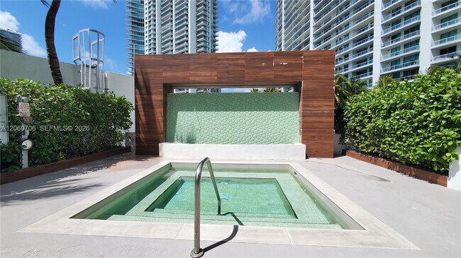 Building Photo - 350 S Miami Ave