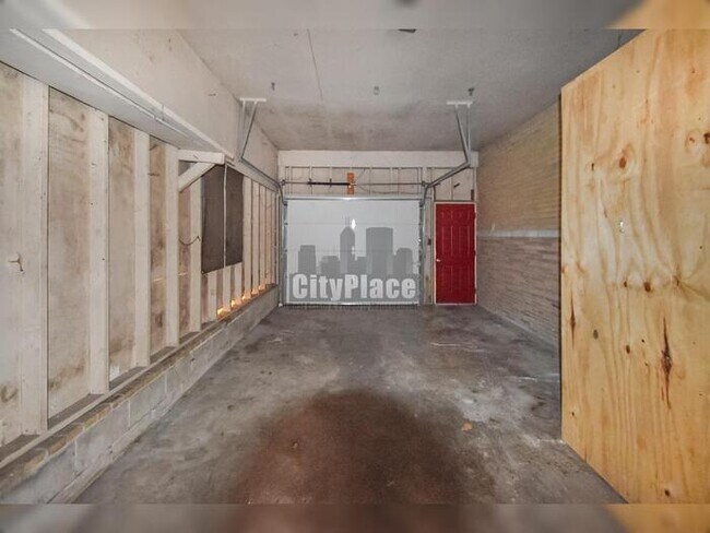 Building Photo - 9162 E 17th St