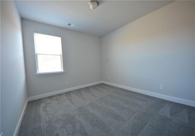 Building Photo - 246 Hellen Vly Dr