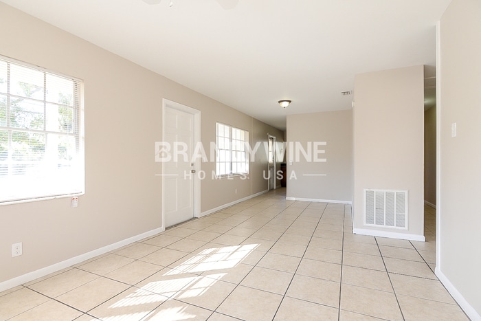 Building Photo - 4301 W Bay Ave