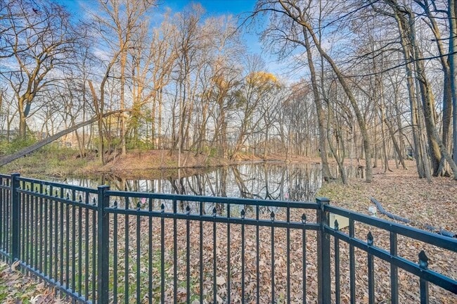 Building Photo - Spacious Elm Grove 3BR/2BA Ranch Single Fa...