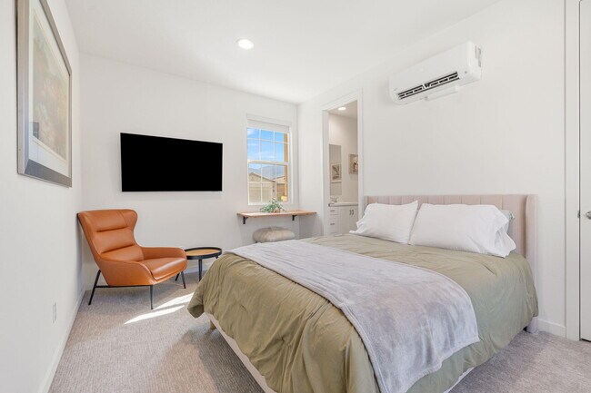 Building Photo - 81890 Via Encinitas