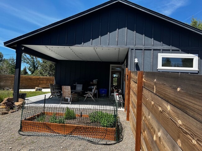 Building Photo - 20655 Cooley Rd