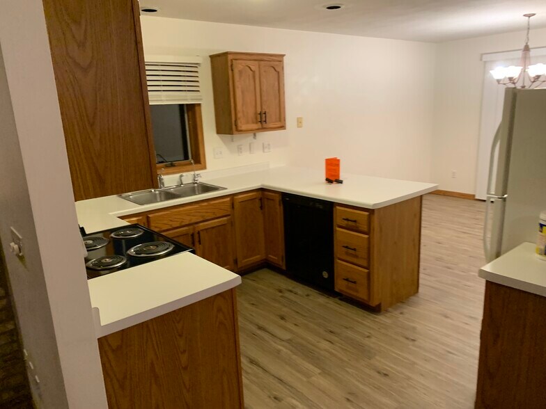Building Photo - W2736 Brookhaven Dr