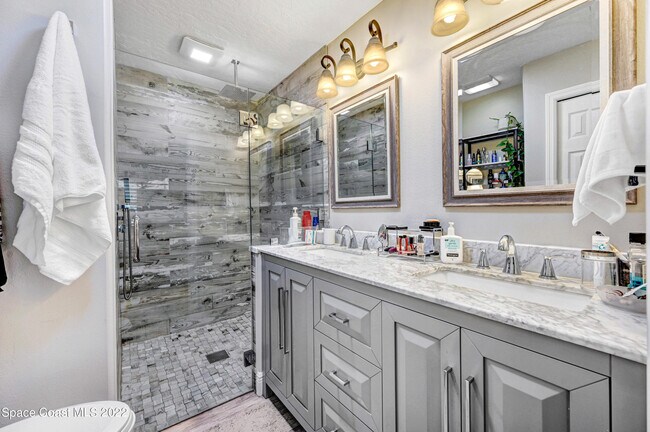 Building Photo - 156 Plover Ln