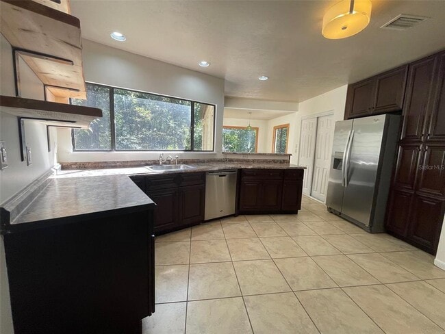 Building Photo - 2001 NW 15 Ave