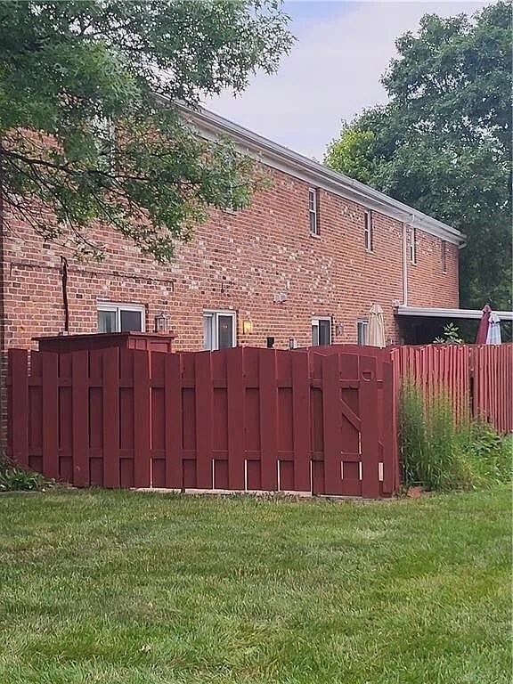 Building Photo - 851 Clareridge Ln