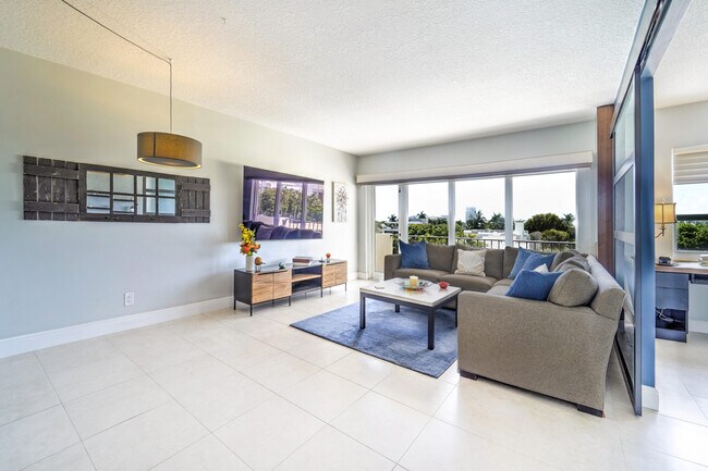 Building Photo - 2500 E Las Olas Blvd