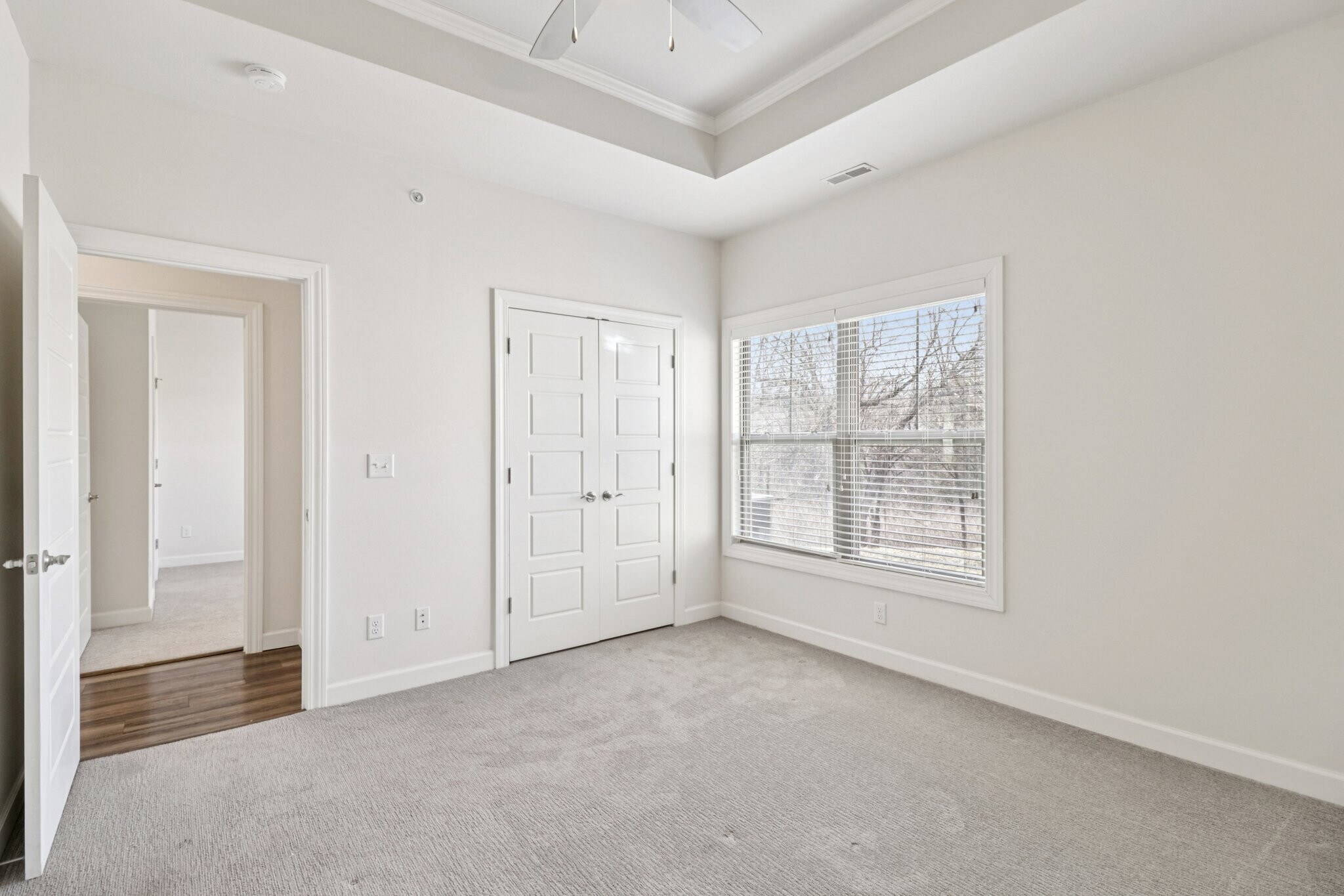 Building Photo - 9776 Montclaire Dr