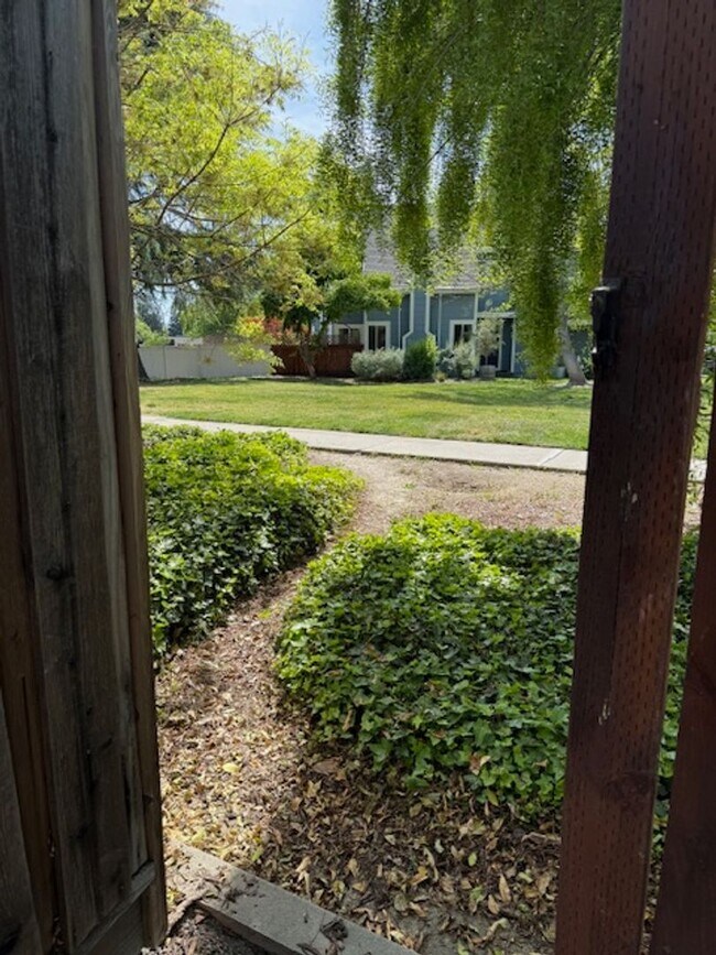 Building Photo - Stunning 5-Bed. 2.5 bath Home in the Heart of Pleasanton Meadows, Community Pool