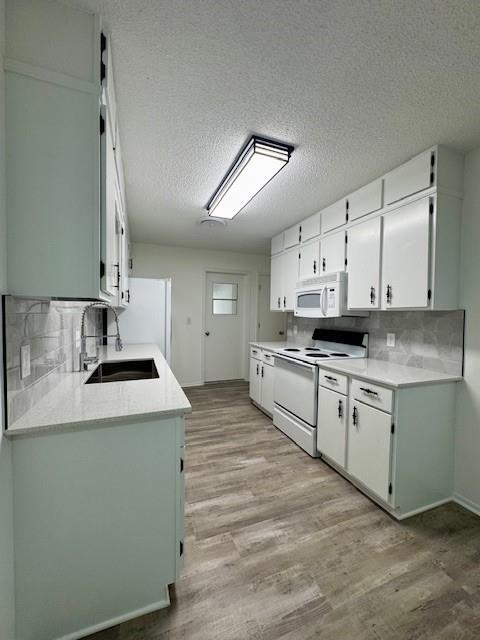 Building Photo - 1300 W Rolling Oaks Dr