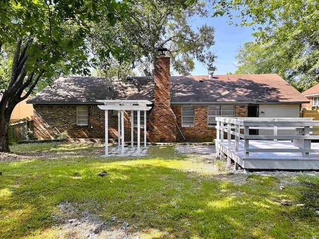Building Photo - 5209 Yale Rd