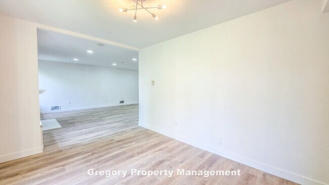 Building Photo - 15802 Leary Wy
