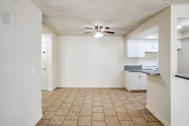 Building Photo - 451 S Harvard Blvd