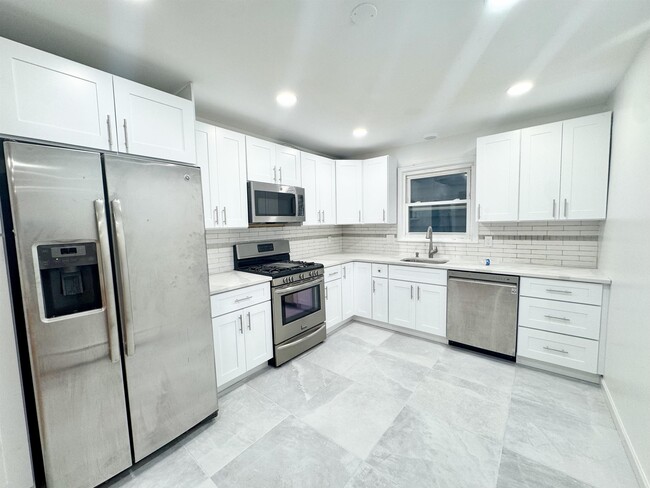 Building Photo - 1455 43rd St