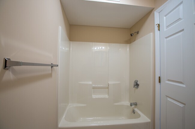 Building Photo - 1600 Pelton Park Dr