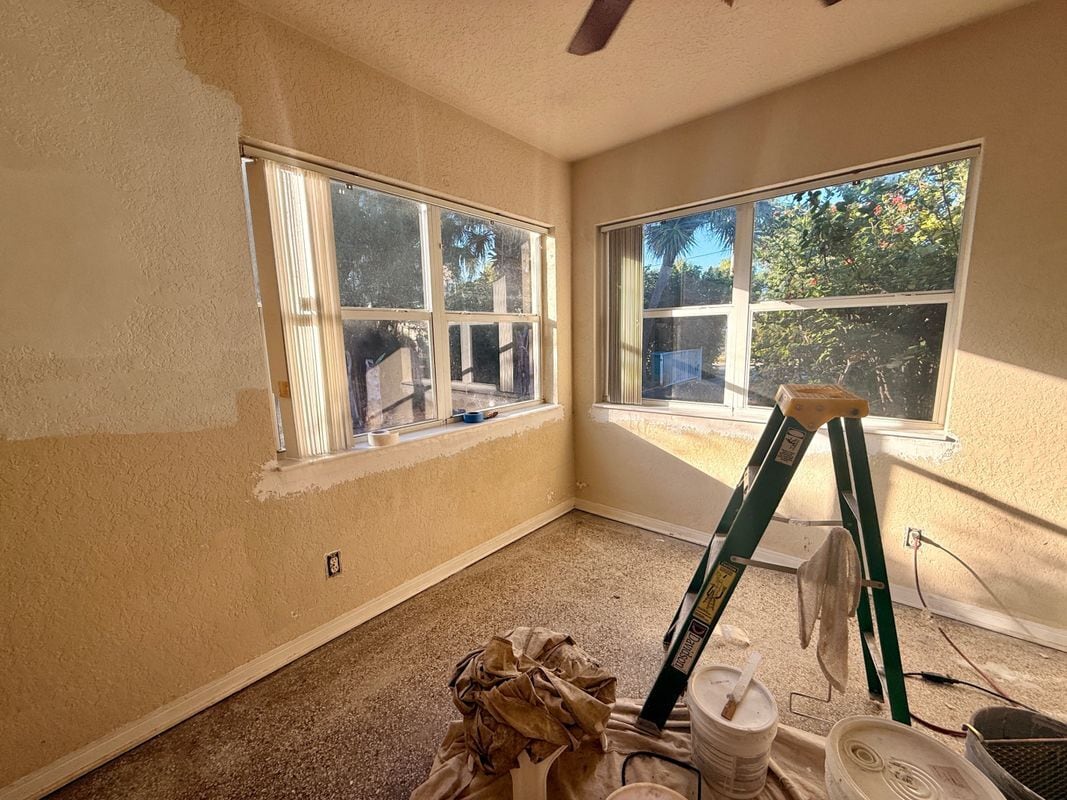 Building Photo - 620 NE 12th Ave