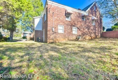 Building Photo - 4213 Ridgewood Ave