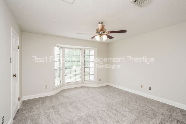 Building Photo - 17263 Saturn Ln