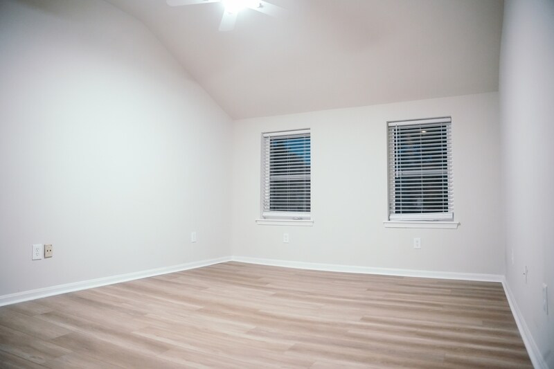 Building Photo - 916 W Lombard St