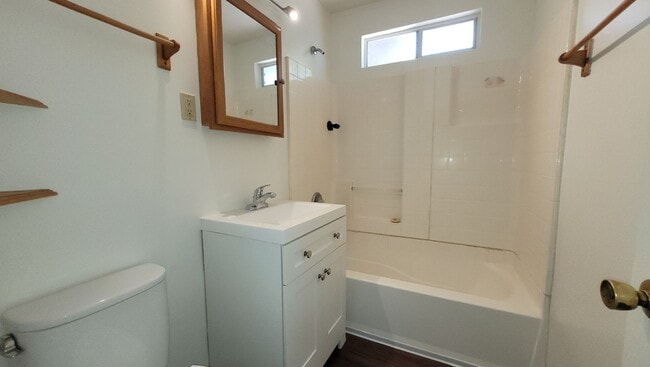 Building Photo - Renovated 2 Bed / 1 Bath