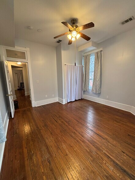 Back Bedroom - 1902 Barnard St