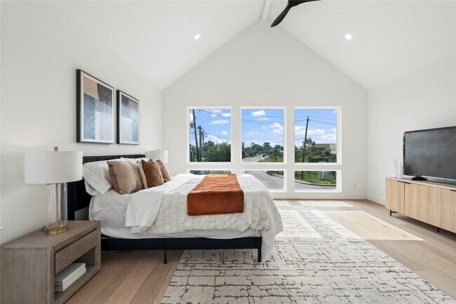 Building Photo - 4108 Cortlandt St