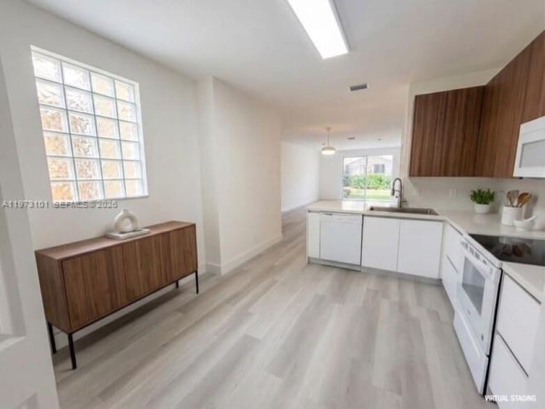 Building Photo - 2179 Hacienda Ter