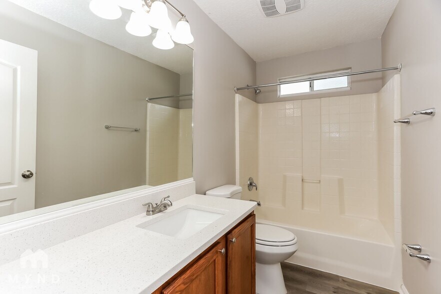 Building Photo - 2511 Mallory Hills Rd