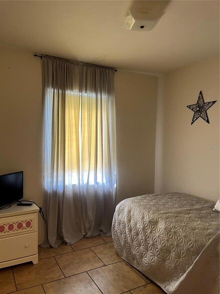 Building Photo - 3065 Lake June Blvd