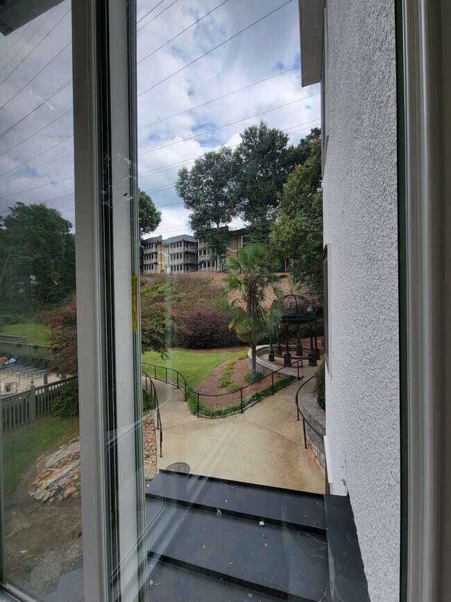 Building Photo - 1445 Monroe Dr NE