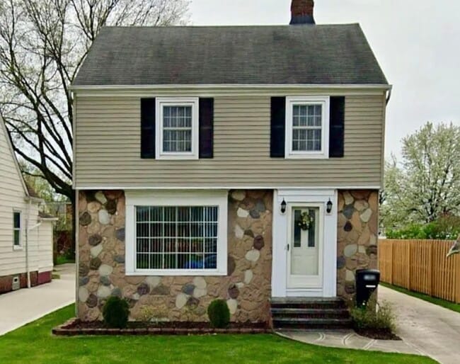 Building Photo - 12408 Thraves Ave