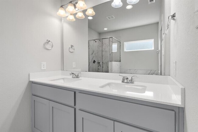 Building Photo - 11325 Comano Dr
