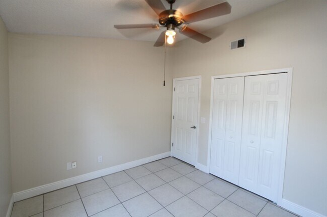 Building Photo - Charming 3 Bedroom, 2 Bathroom Home in Win...