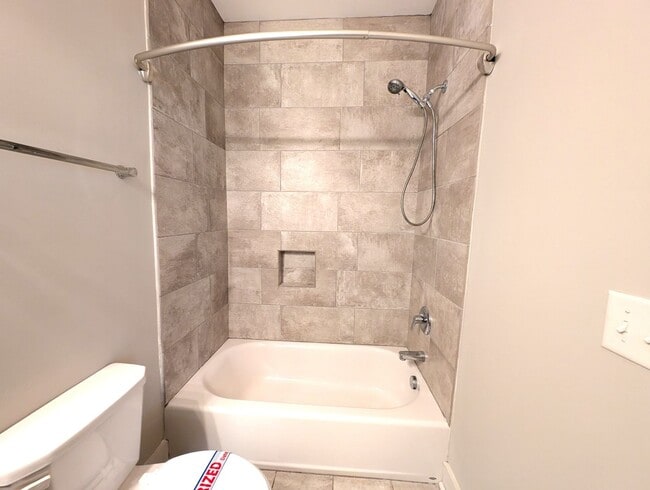 Building Photo - Stunning Contemporary 2 story, 4 bedroom, 3 full bath home is Located in the Merry Oaks Community!