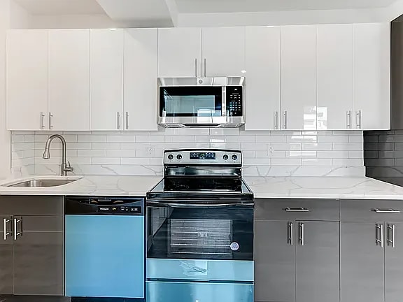 Building Photo - 4701 Chestnut St