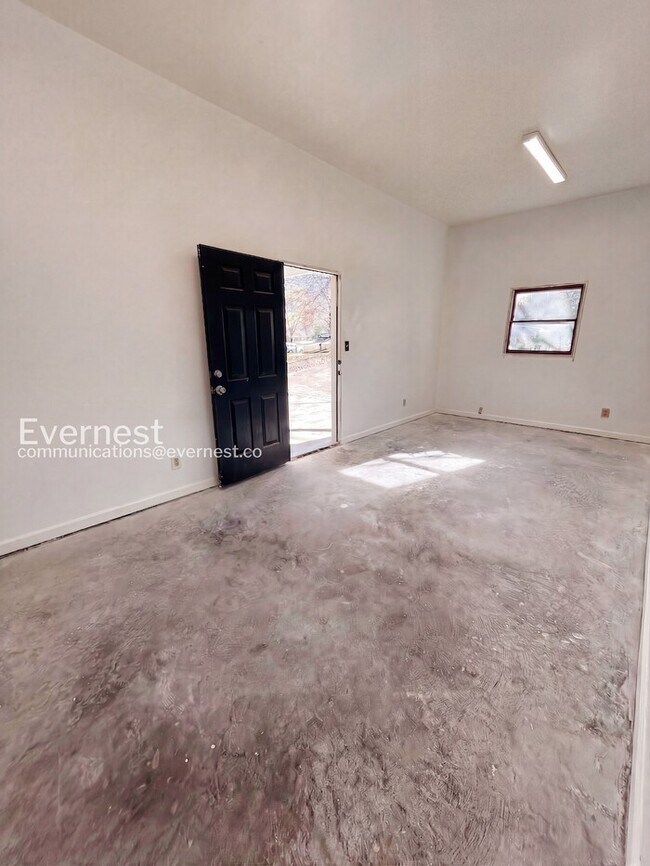 Building Photo - 3101 Amidon Dr