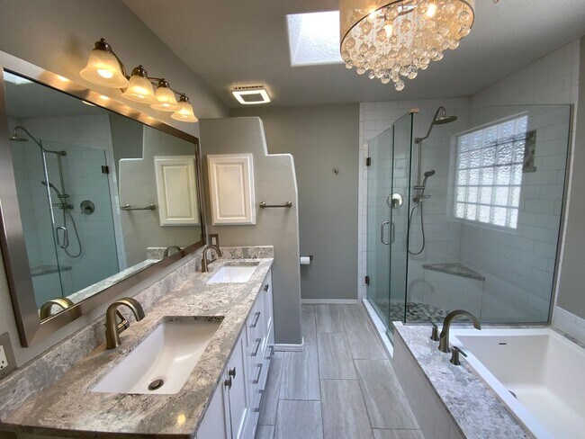 Building Photo - 3 Bedroom Single Story Home Available Near...