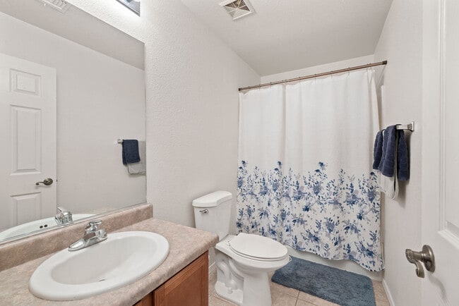 Building Photo - 5840 E Tercel Dr