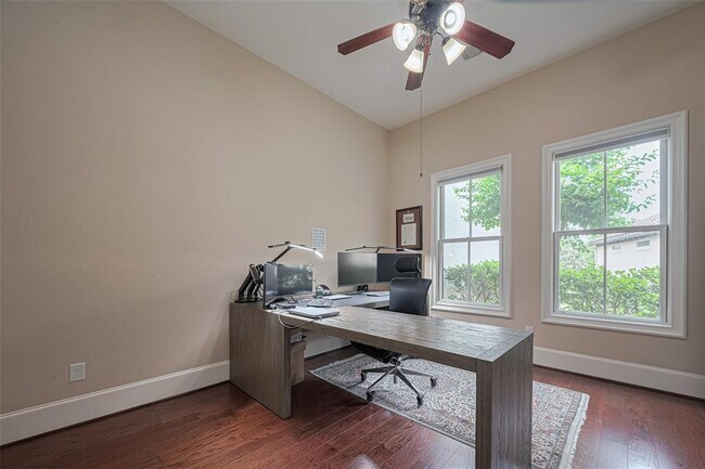 Building Photo - 3 Ivy Castle Ct