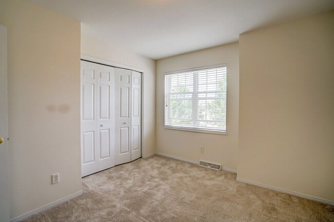 Building Photo - 1237 Jasmine Dr