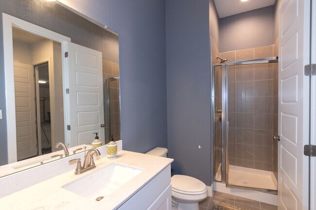 Building Photo - 404 Panzano Dr