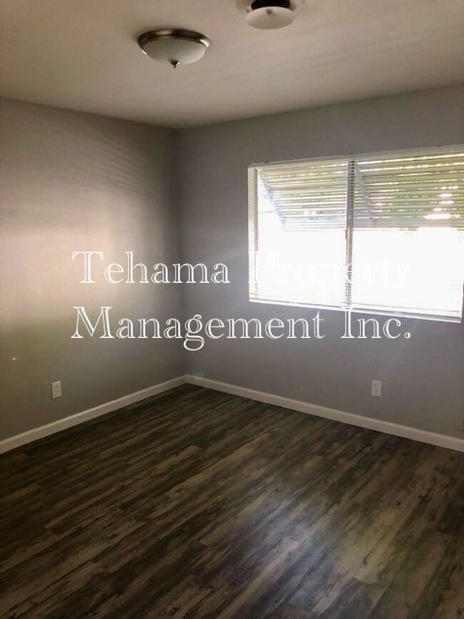 Building Photo - 1260 Luning St