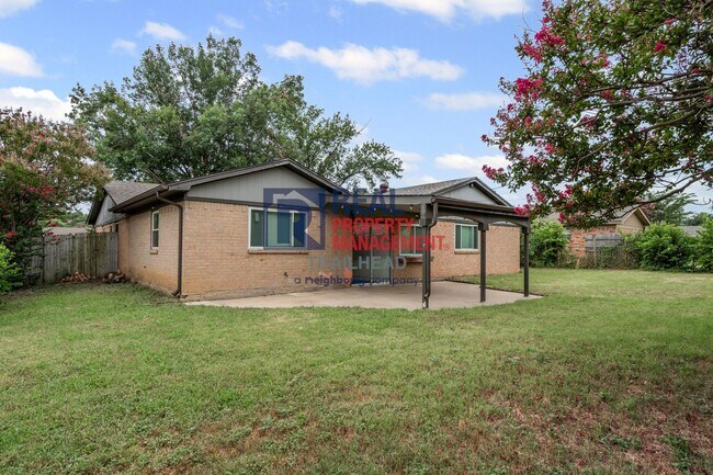 Building Photo - Beautiful 3 Bed-2 Bath Home in a Great Loc...