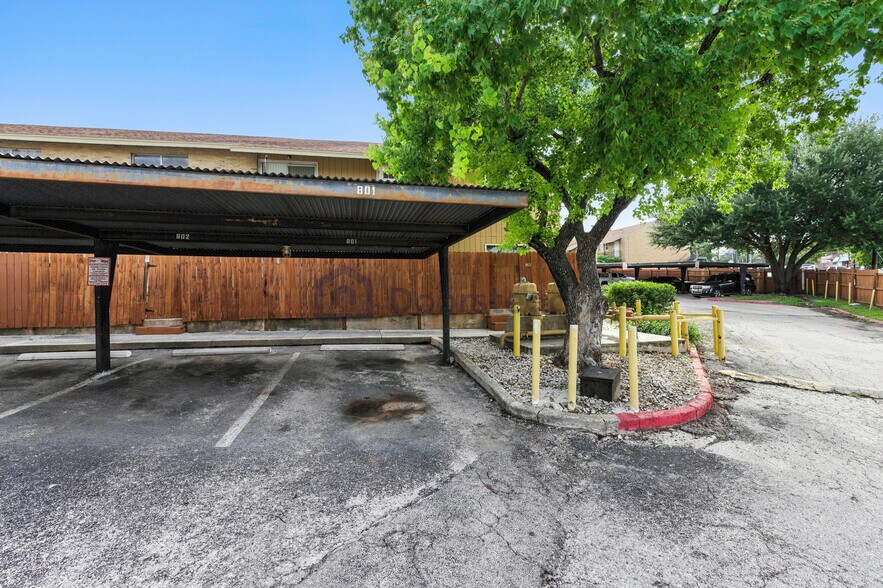 Building Photo - 923 Vance Jackson Rd