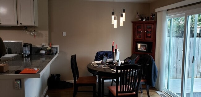 Building Photo - Excellent 3 Bed/2.5 Bath Mountain Shadows Town-home / Water Included, Co-Signor OK, Pets Considered