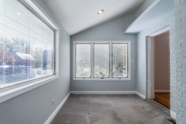 Building Photo - Charming 3 Bedroom Colonial Home in Bethesda