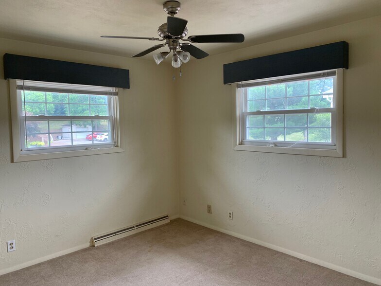 Building Photo - 219 Eisenhower Dr